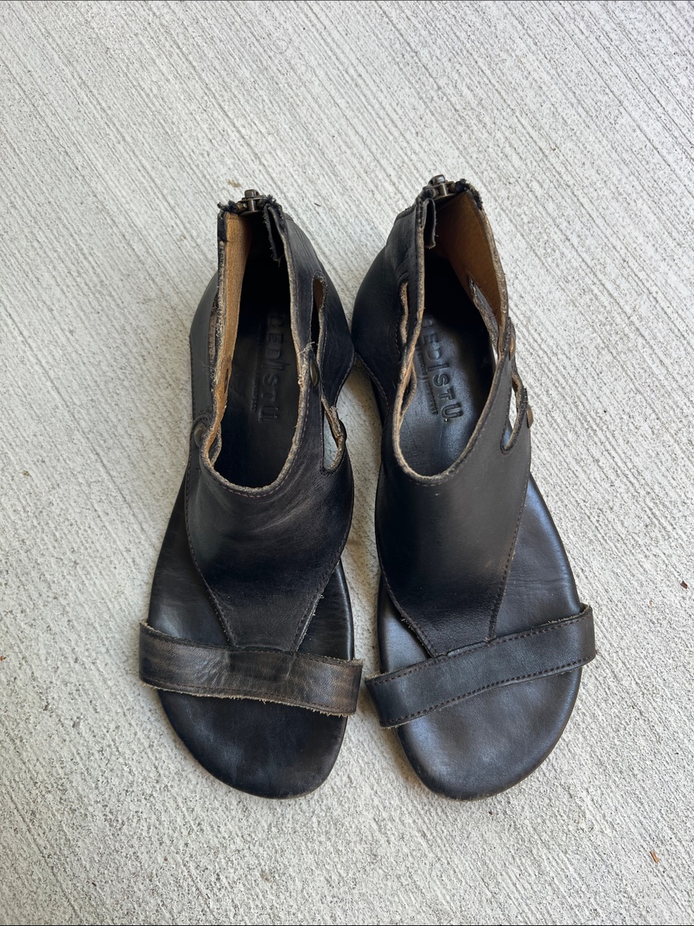 Bed Stu Black Distressed Leather Cutout Minimalist Open-Toe Flat Sandals Size 8